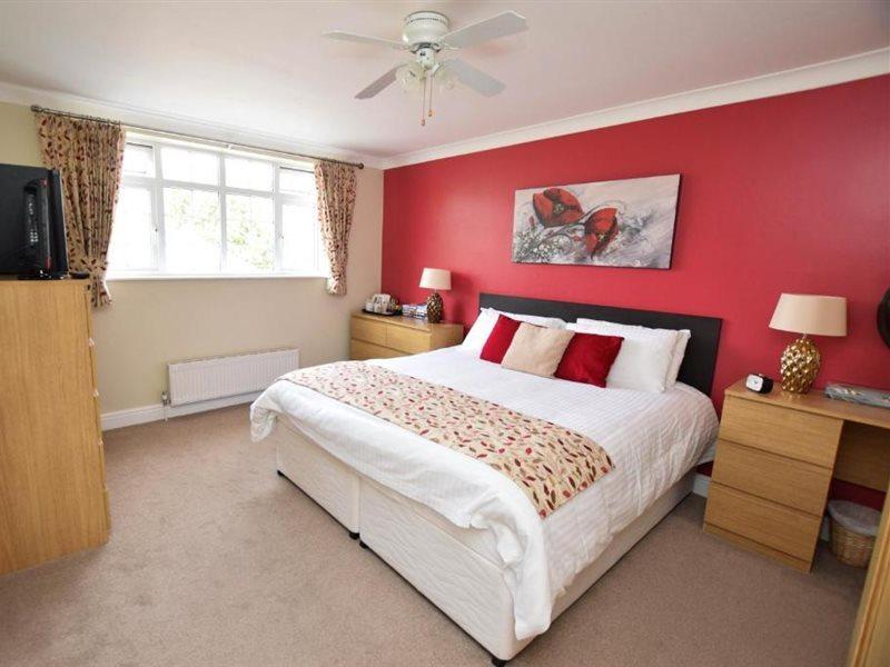 Dunmow Guest House Грейт-Данмоу Экстерьер фото