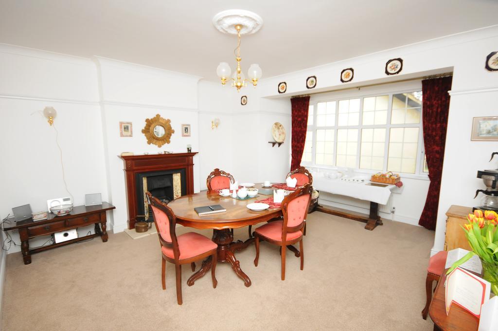 Dunmow Guest House Грейт-Данмоу Экстерьер фото
