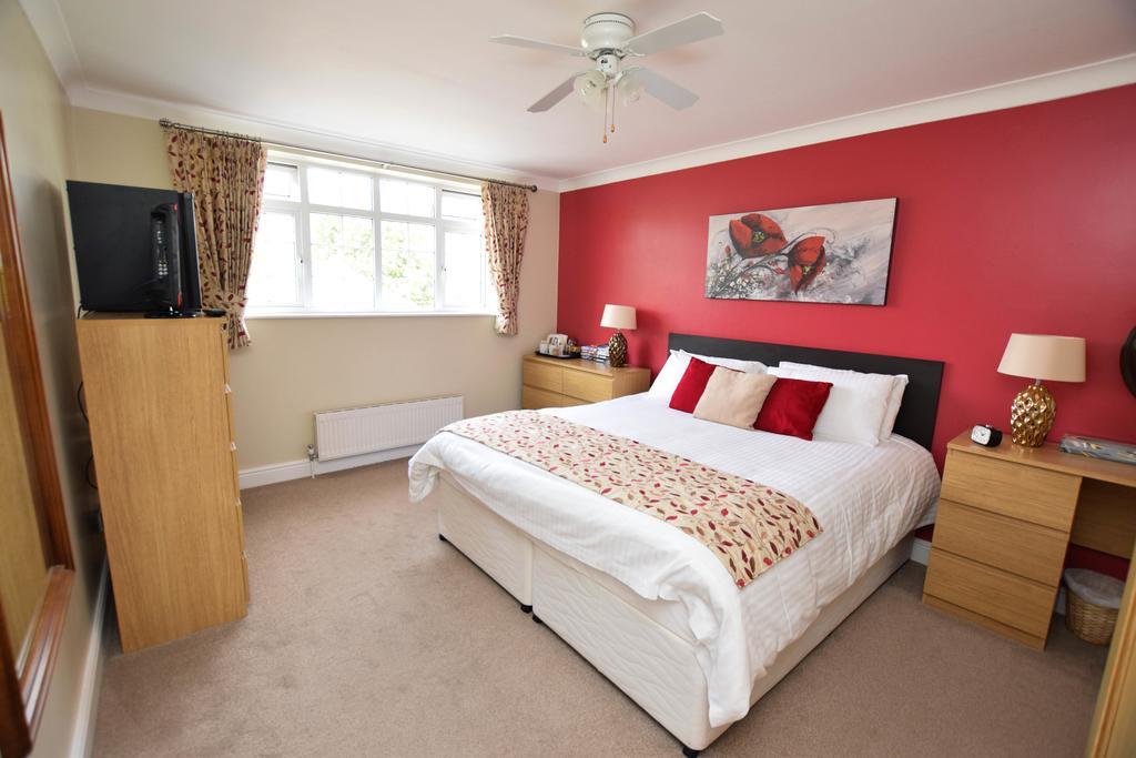 Dunmow Guest House Грейт-Данмоу Экстерьер фото
